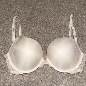 Victoria’s Secret push up Bra 74 DD